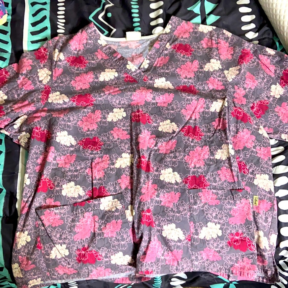 Scrub top